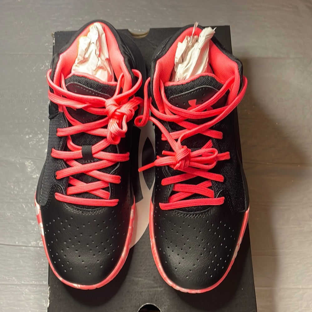 Under armory shoes